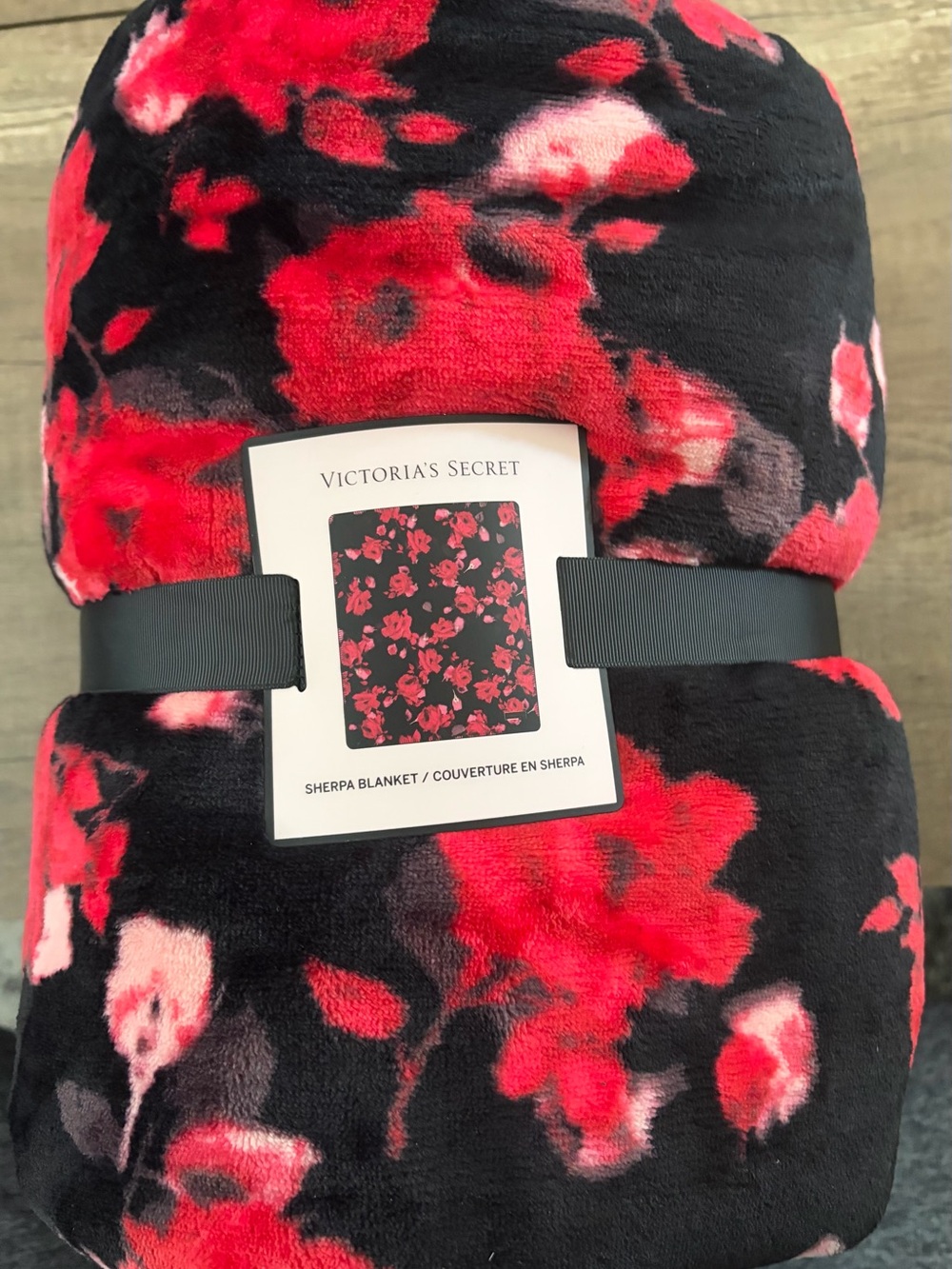 Victoria's Secret Black & Red Floral Sherpa Throw 50inX60in